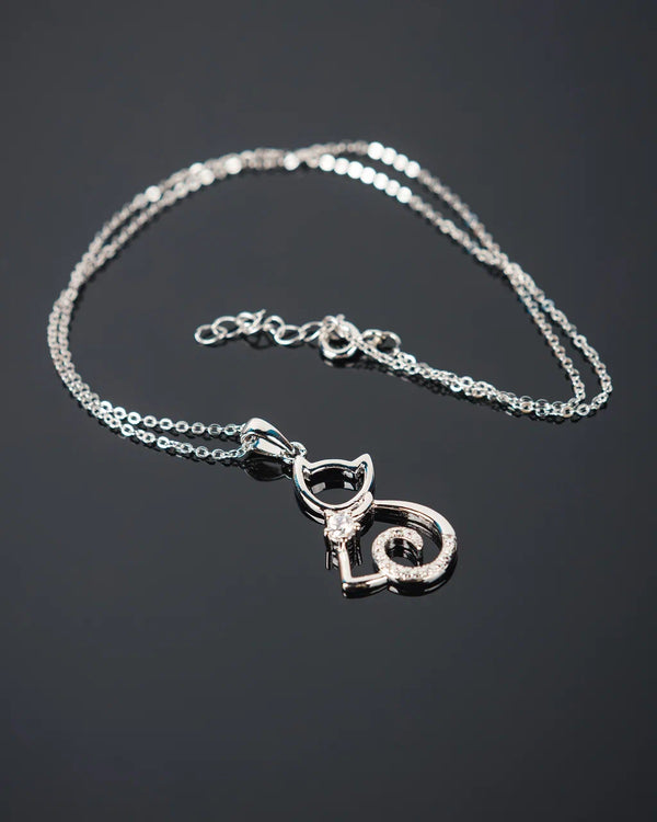 Kitty love necklace